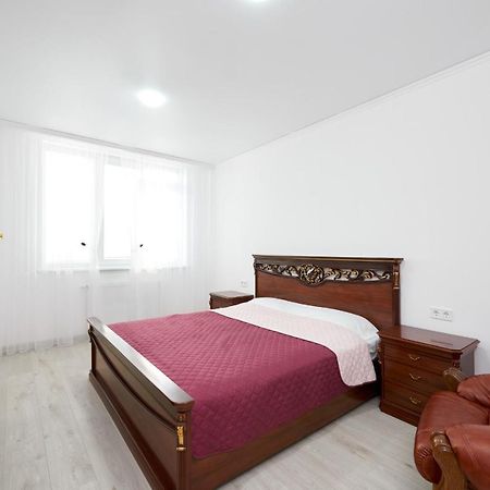 Квартира Для Вас! Вул. Голинського, 8! Apartamento Lviv Exterior foto