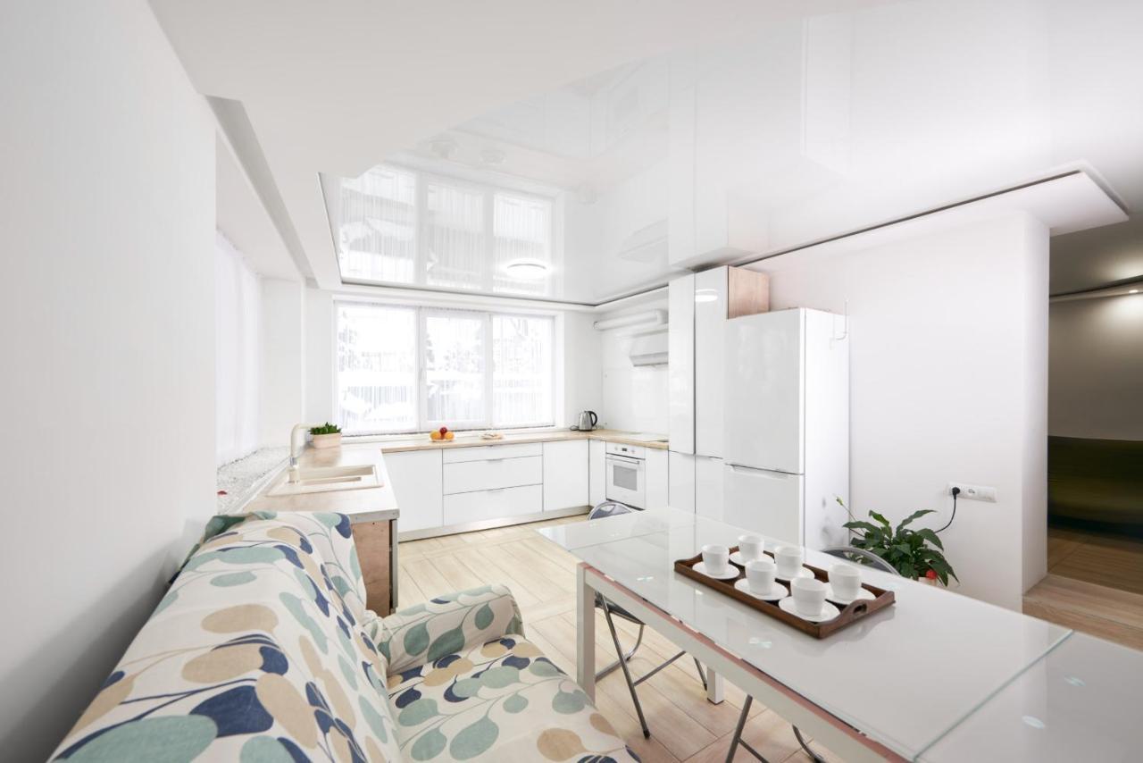 Квартира Для Вас! Вул. Голинського, 8! Apartamento Lviv Exterior foto