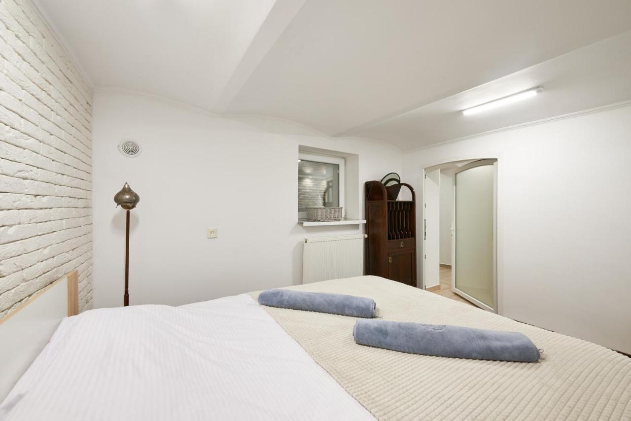 Квартира Для Вас! Вул. Голинського, 8! Apartamento Lviv Exterior foto