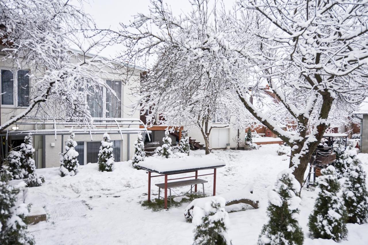 Квартира Для Вас! Вул. Голинського, 8! Apartamento Lviv Exterior foto