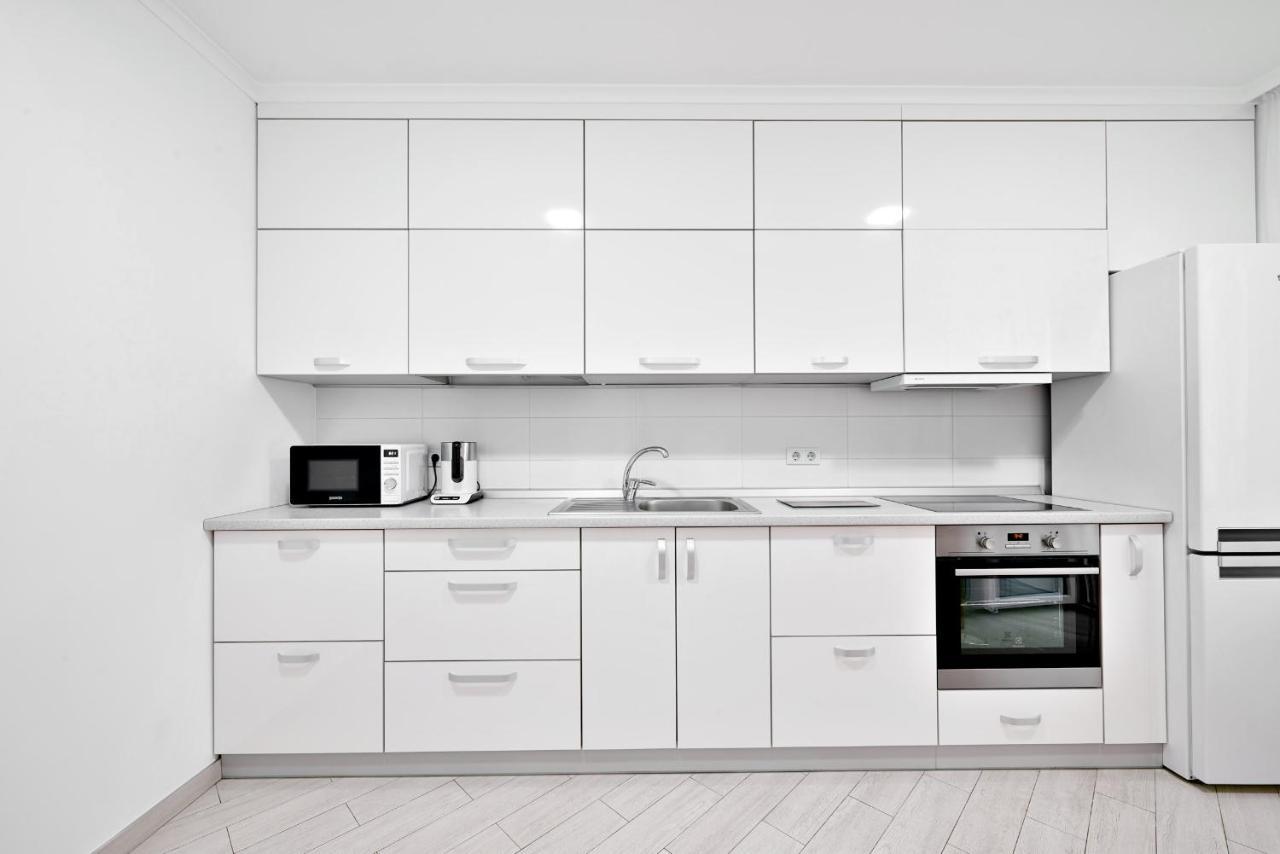 Квартира Для Вас! Вул. Голинського, 8! Apartamento Lviv Exterior foto