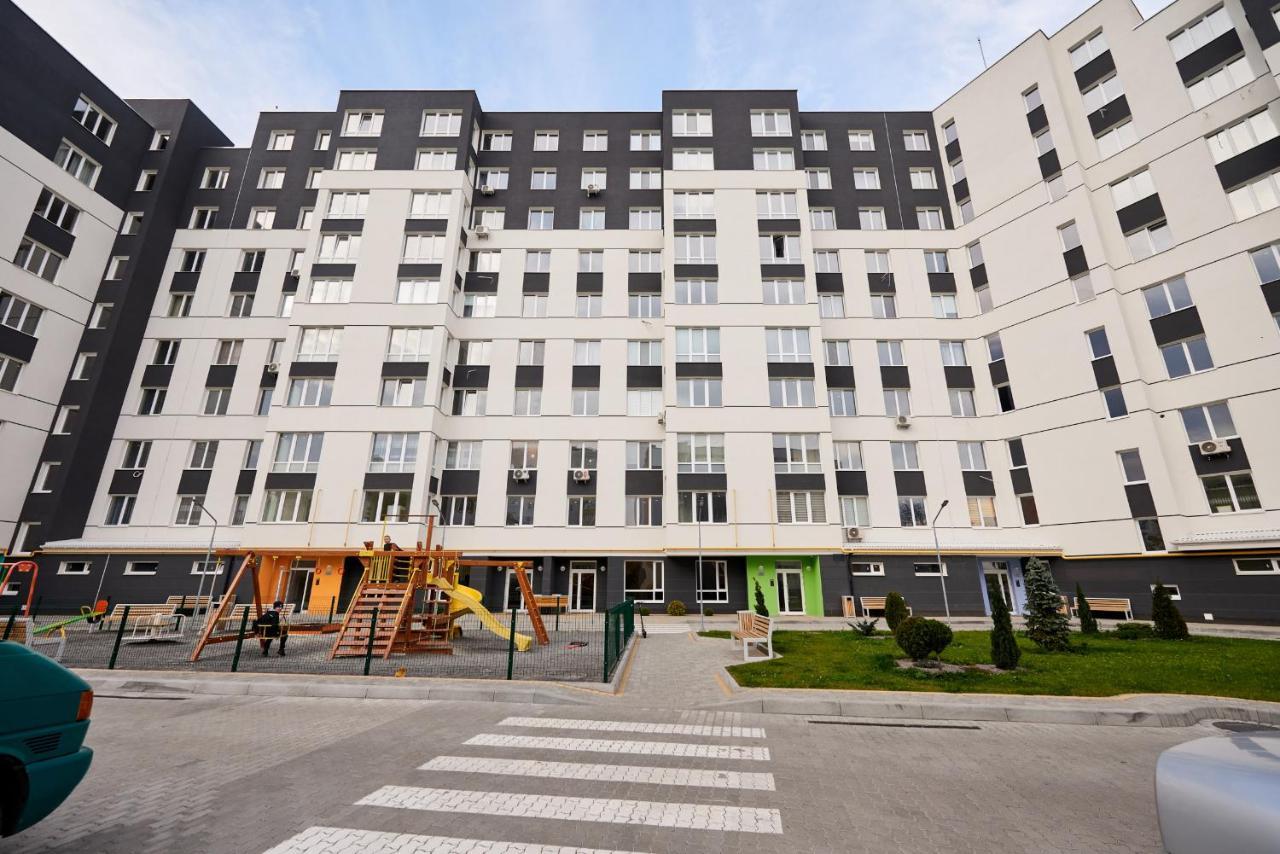 Квартира Для Вас! Вул. Голинського, 8! Apartamento Lviv Exterior foto