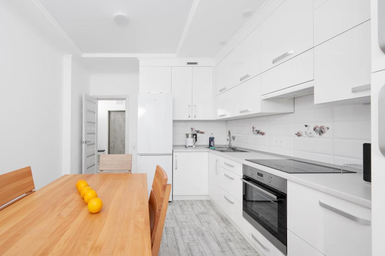 Квартира Для Вас! Вул. Голинського, 8! Apartamento Lviv Exterior foto
