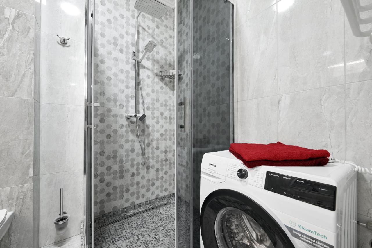 Квартира Для Вас! Вул. Голинського, 8! Apartamento Lviv Exterior foto